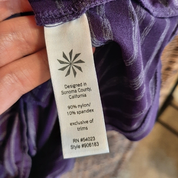 Athleta Shirt Women's Small Purple Long Sleeve Reflective Running Activewear Gym - Picture 8 of 9